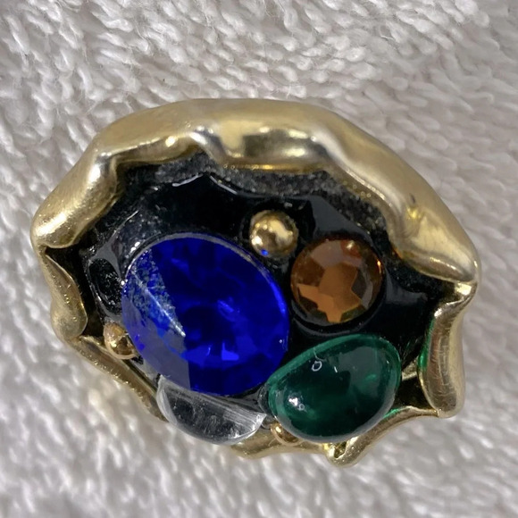 Vintage Handmade Round Plastic  Bejewelled Clip On Earrings - Picture 6 of 10